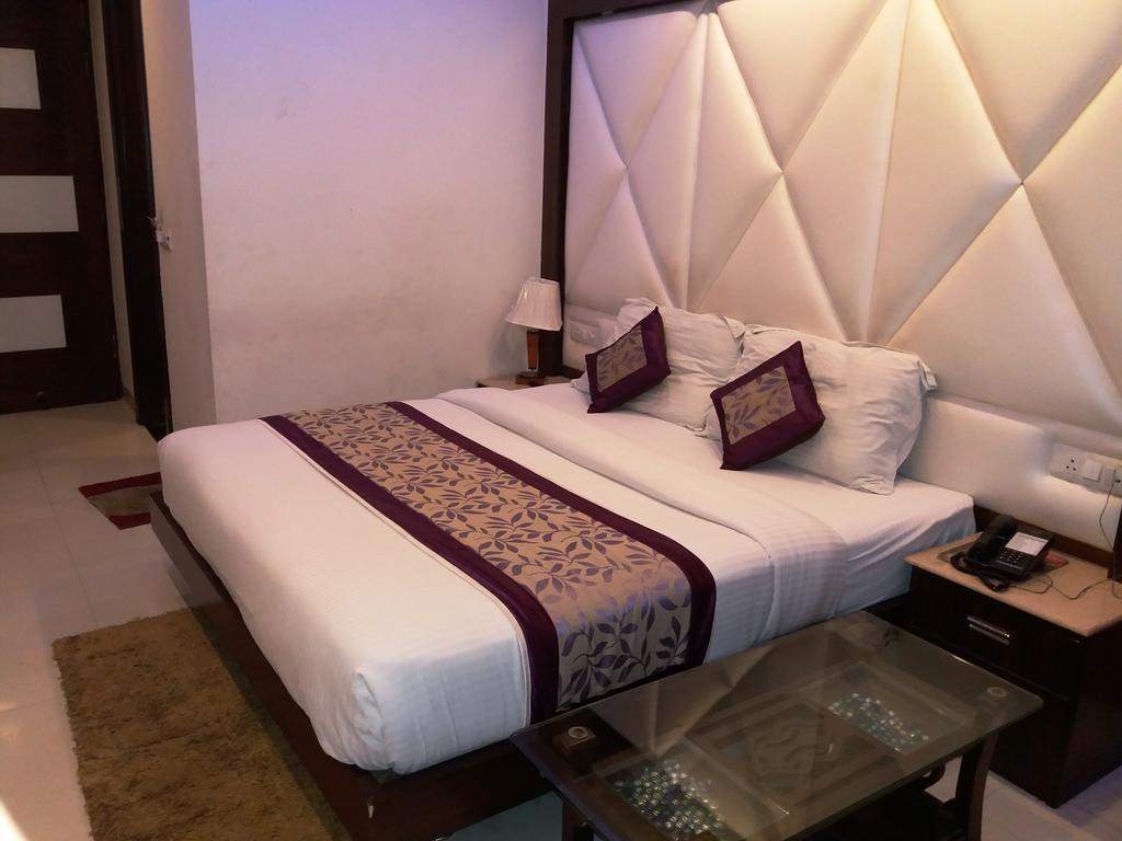 Hotel Station View Opposite New Delhi Railway Екстериор снимка