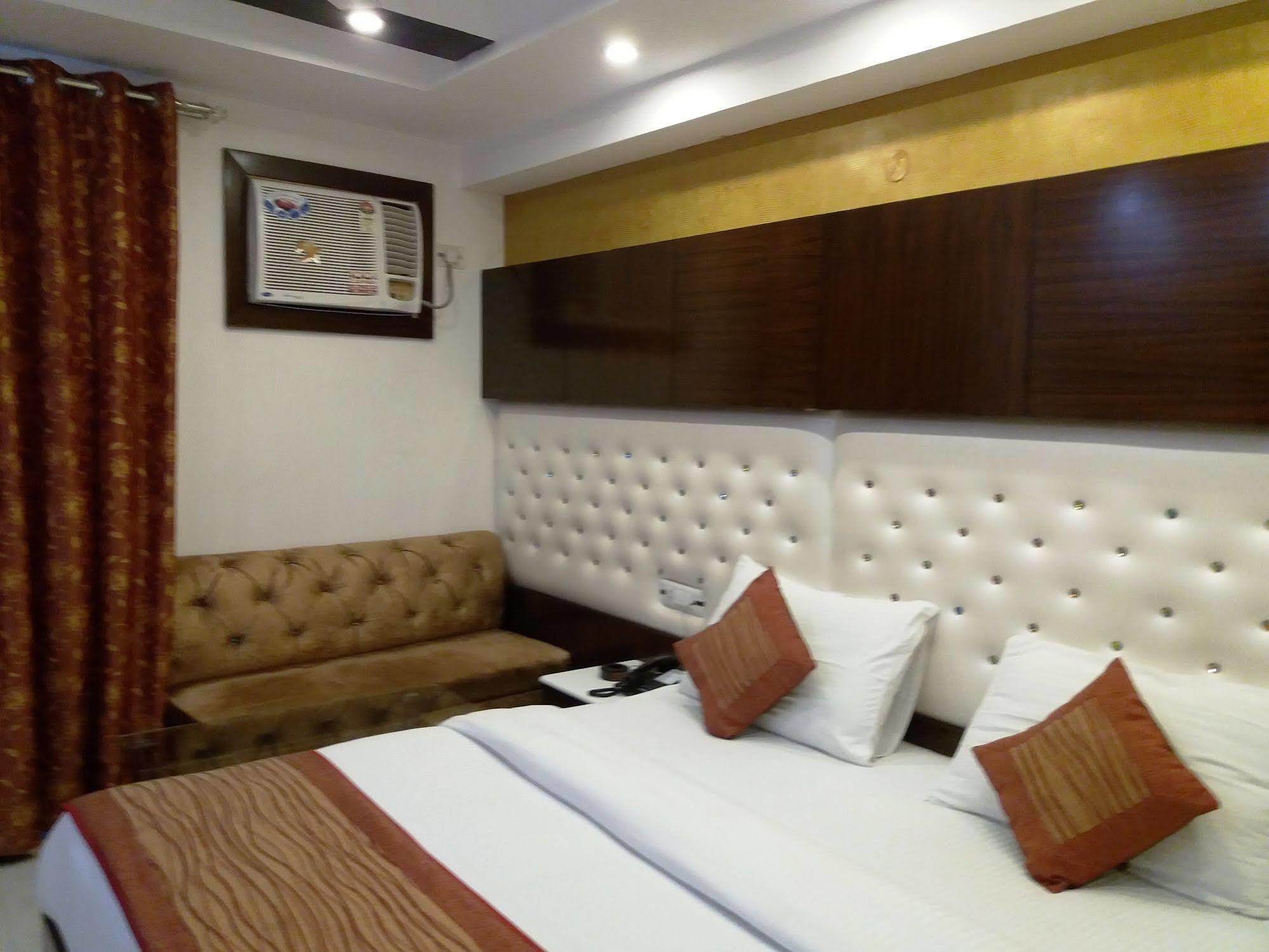 Hotel Station View Opposite New Delhi Railway Екстериор снимка